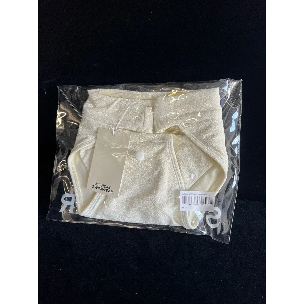 Monday Swimwear ANTIGUA BOTTOM - IVORY BOUCLE- Size V….b15